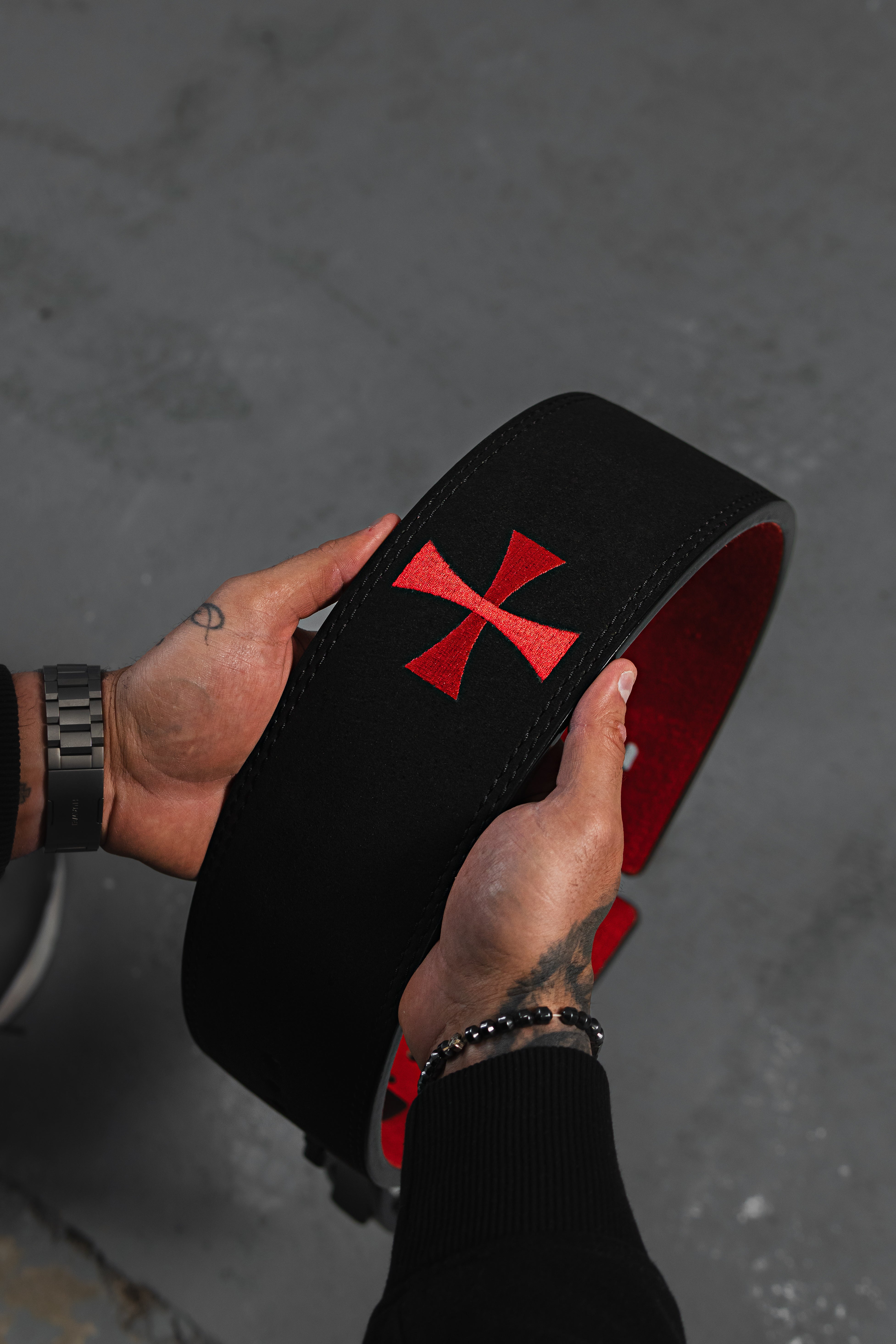 Saint Kaizen Crusader Cross Lever Belt (10mm, black) for Powerlifting. Premium Weightlifting belt designed for Christian athletes.