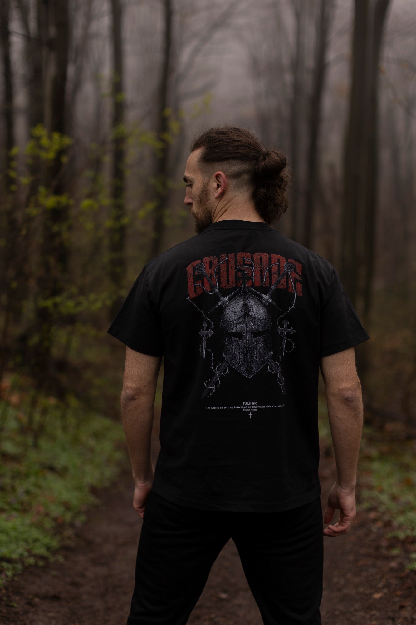 Saint Kaizen Christian gym wear shirt. Features the bold Crusader Helmet T-Shirt spiritual design. Oversize fit made from premium 220gr cotton.