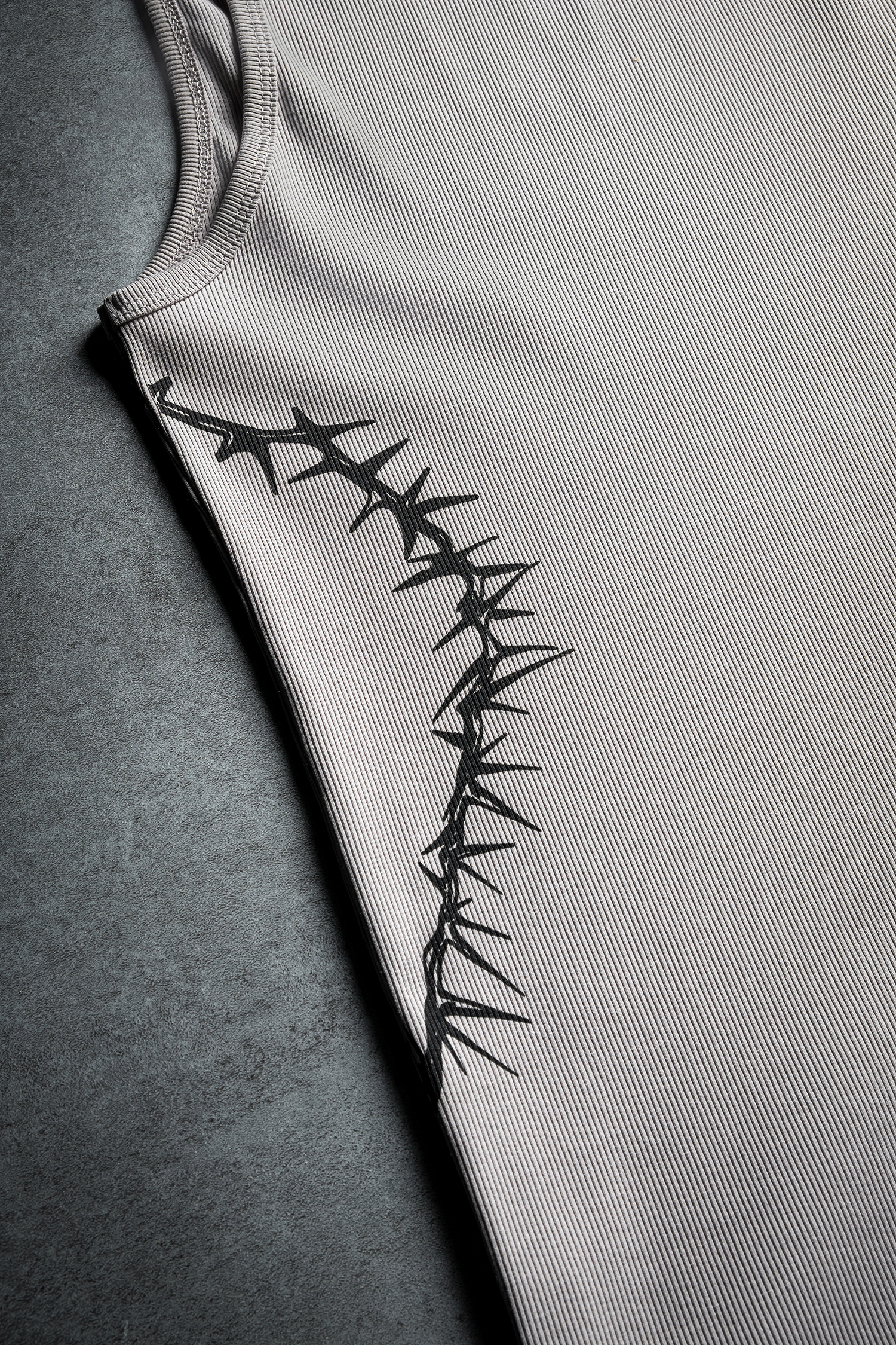 Risen Tank Top - Gray