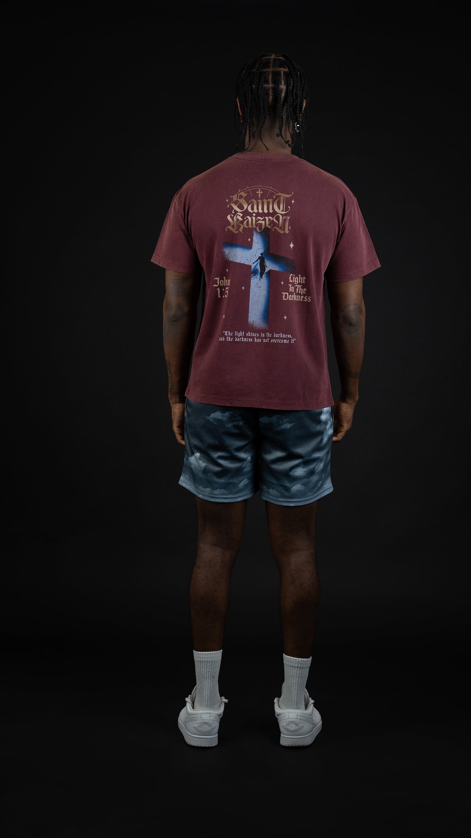 Saint Kaizen Christian gym wear shirt. Features the bold John 1:5 T-Shirt - Acid Wash Brown spiritual design. Oversize fit made from premium 220gr cotton.