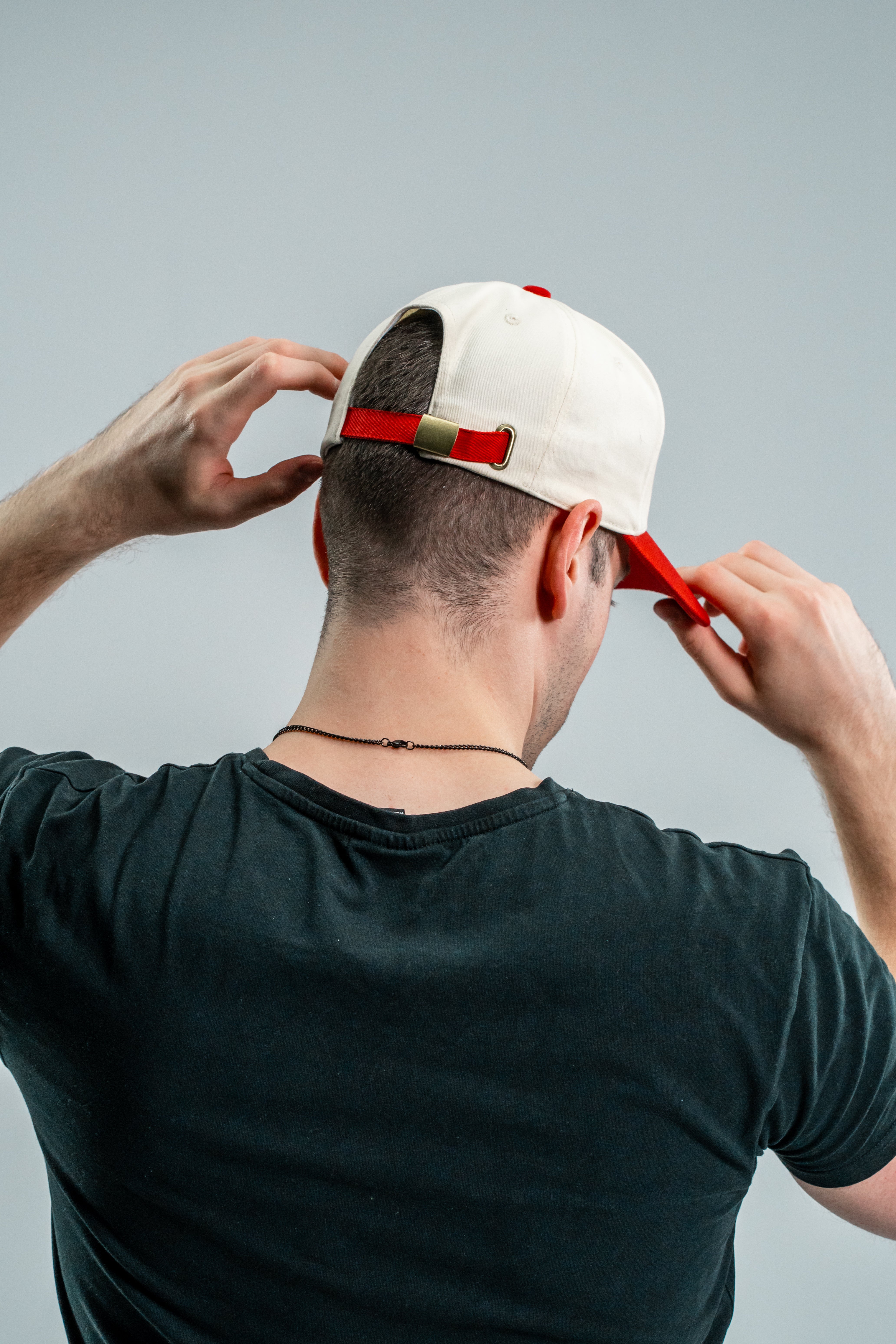 Saint Kaizen premium Christian gym wear [Crusader Cross Cap]. Features bold spiritual Artwork, A comfortable cap designed for both the gym and casual wear.