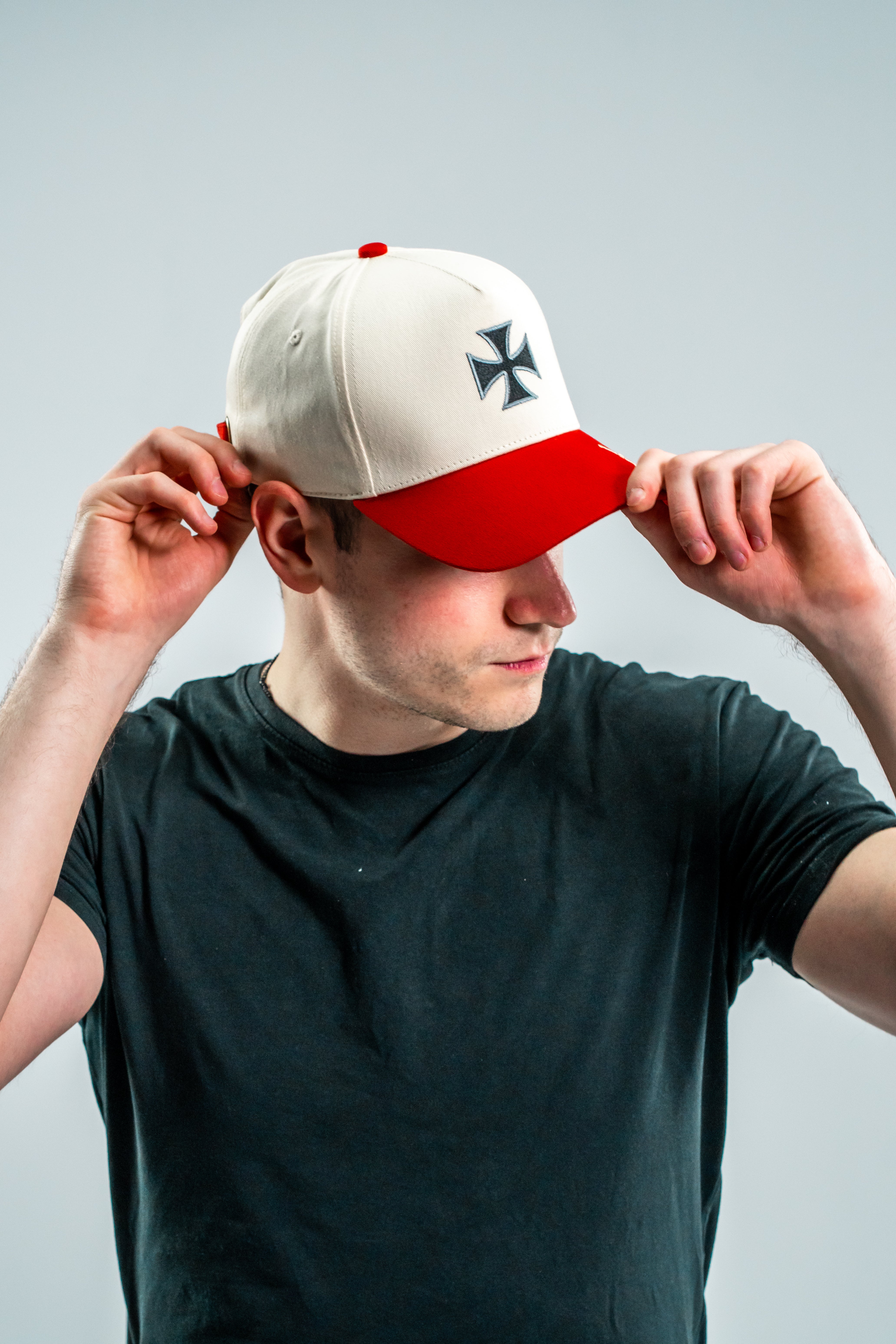 Saint Kaizen premium Christian gym wear [Crusader Cross Cap]. Features bold spiritual Artwork, A comfortable cap designed for both the gym and casual wear.