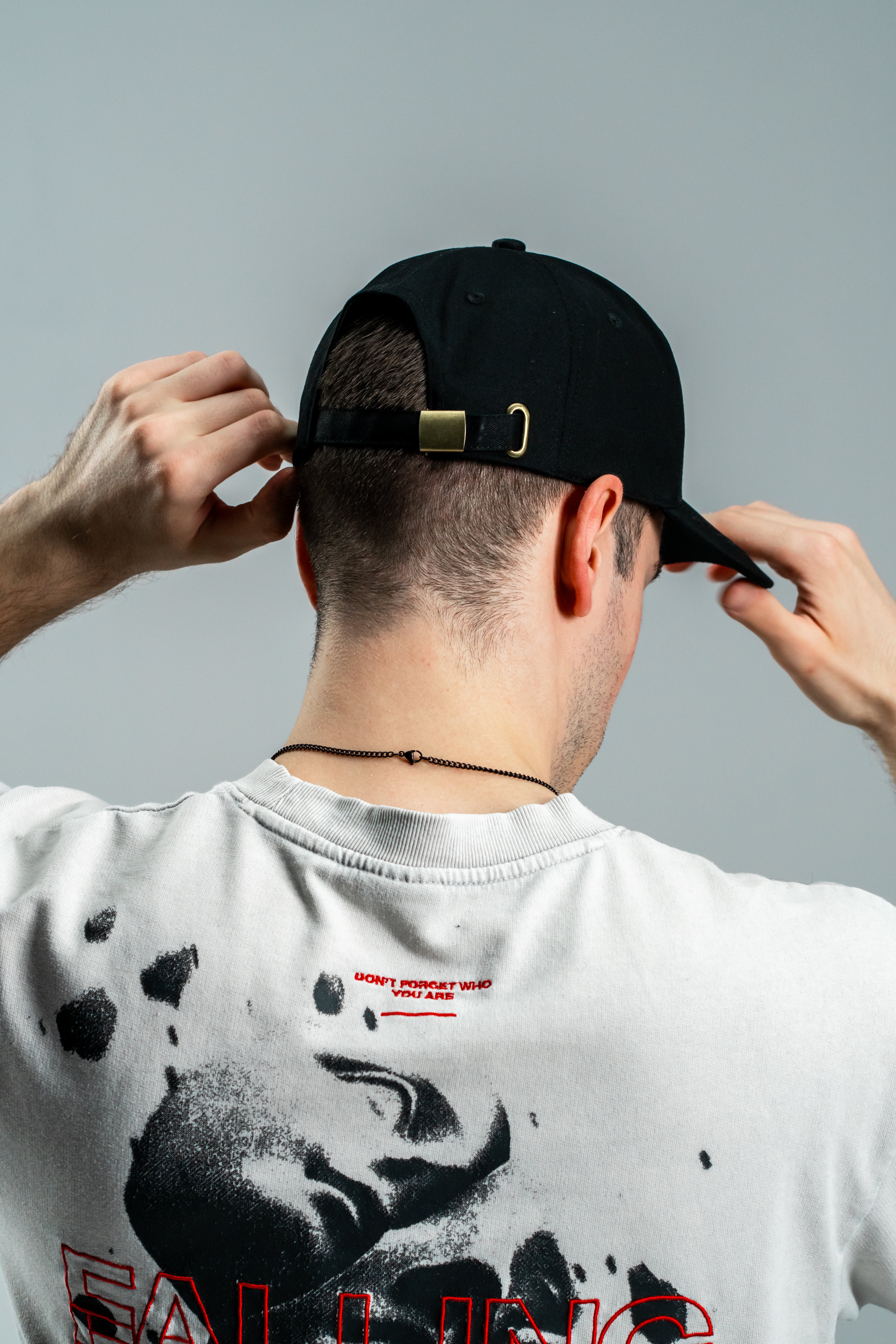 Saint Kaizen premium Christian gym wear [Fear Not Cap]. Features bold spiritual Artwork, A comfortable cap designed for both the gym and casual wear.