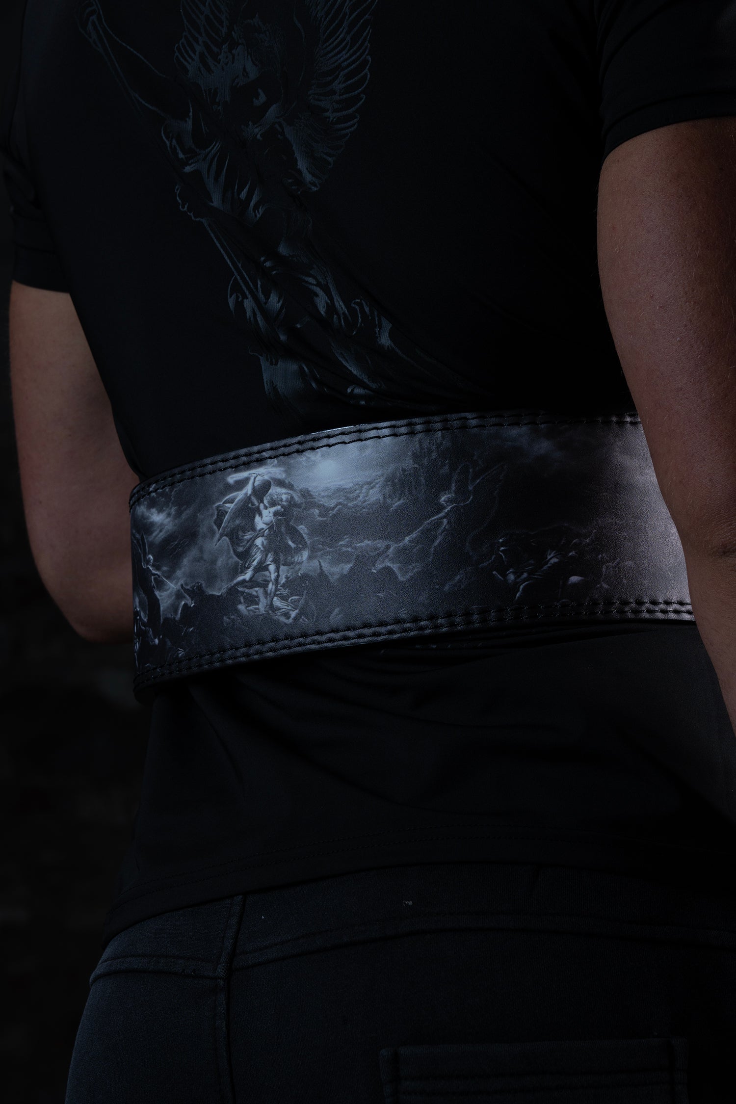 Christian athletes lifting heavy wearing the Saint Kaizen Fear Not Lever Belt. Ideal 10mm Weightlifting belt for Powerlifting and heavy training