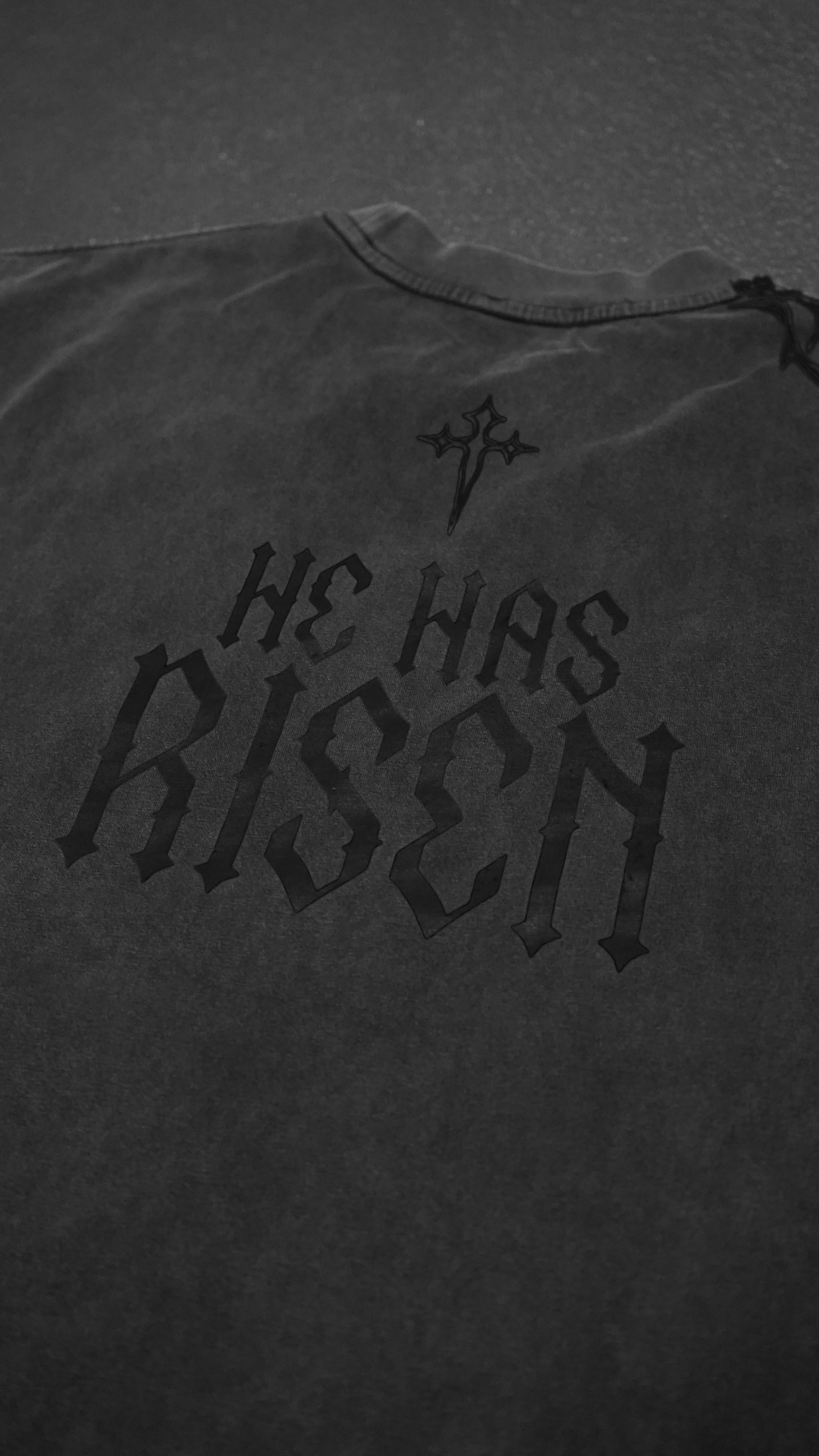 Saint Kaizen Christian gym wear shirt. Features the bold Risen T-Shirt - Black spiritual design. Oversize fit made from premium 220gr cotton.