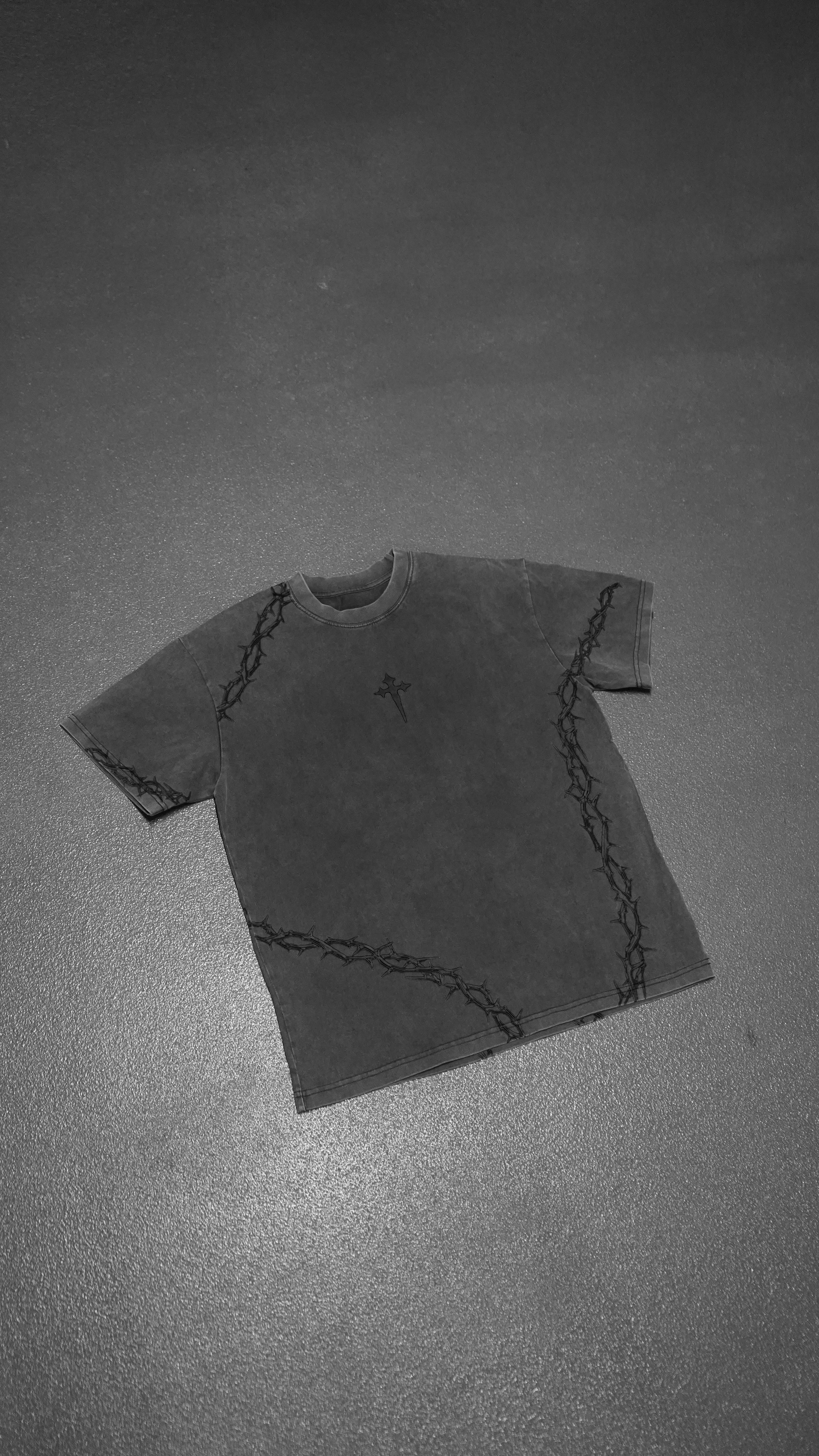 Saint Kaizen Christian gym wear shirt. Features the bold Risen T-Shirt - Black spiritual design. Oversize fit made from premium 220gr cotton.