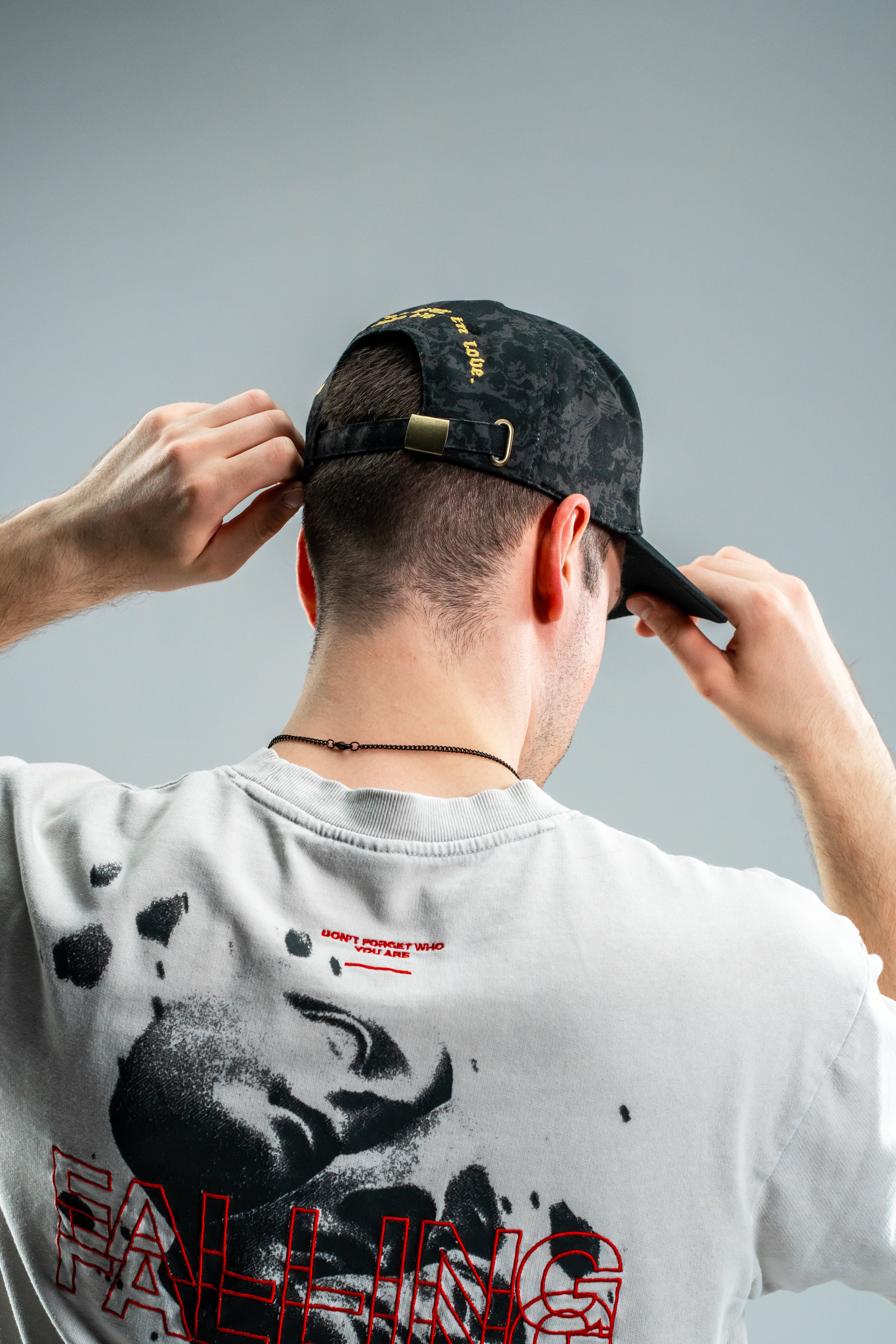 Saint Kaizen premium Christian gym wear [Thorns Cap]. Features bold spiritual Artwork, A comfortable cap designed for both the gym and casual wear.